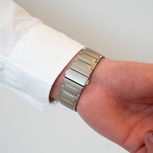 Titanium Strap 'One Push', lifestyle photo