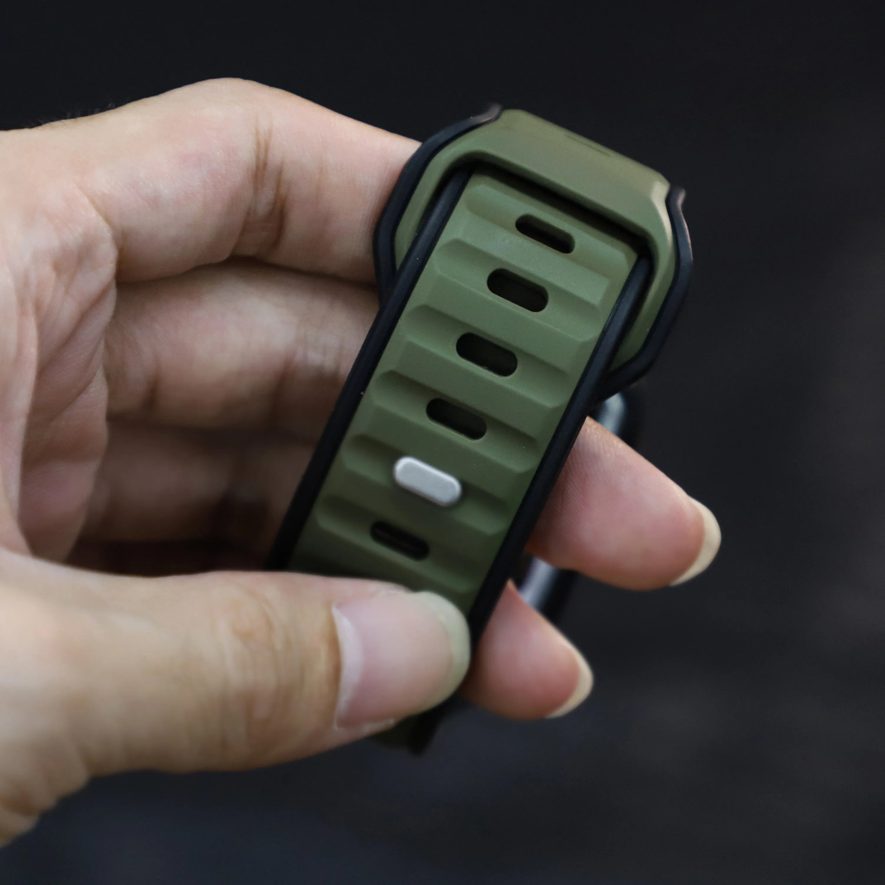 Apple Watch Premium Outdoor Silicone Strap (Army Green/Black)