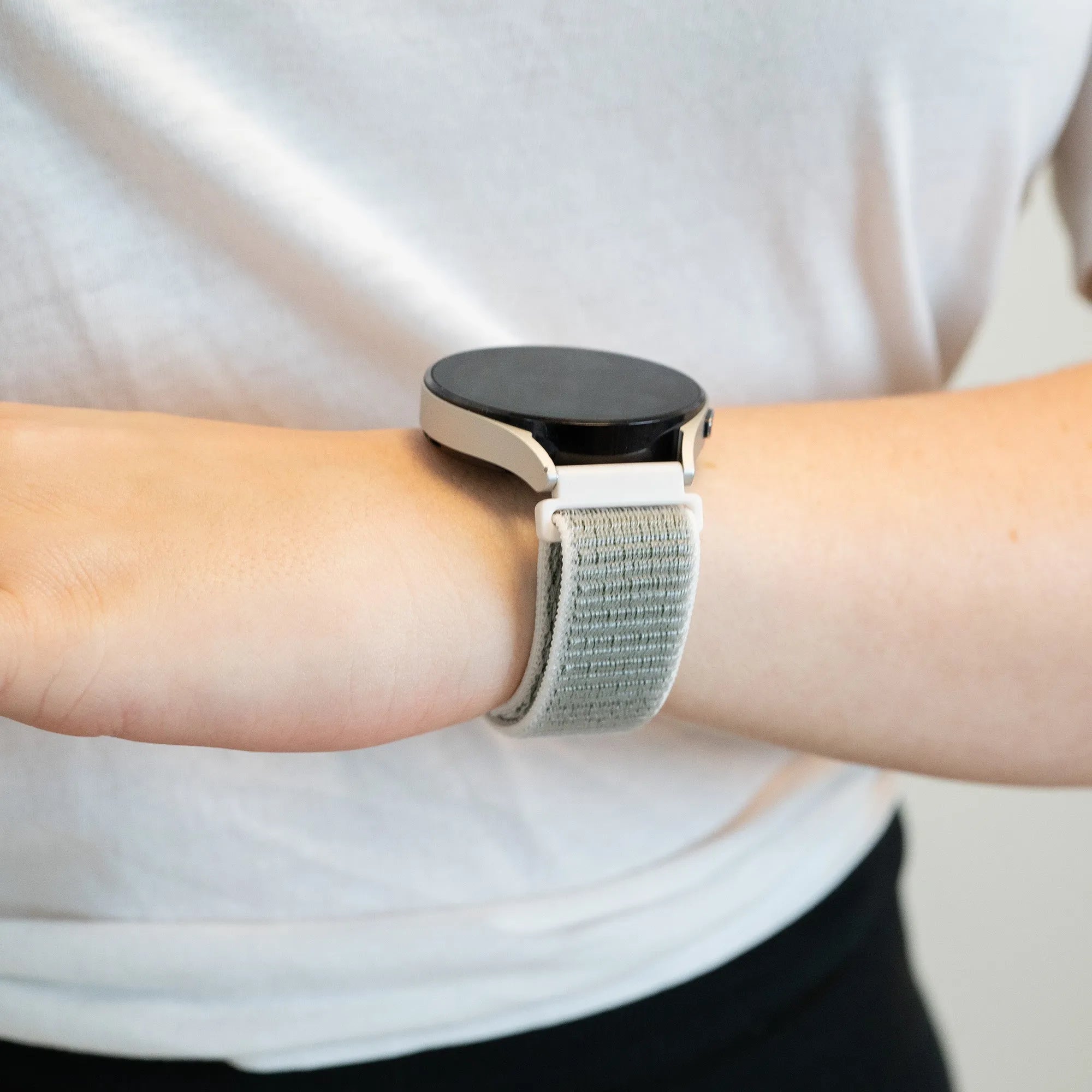 Bandz Oozoo Smartwatch 20mm Nylon Loop Strap (Grey)