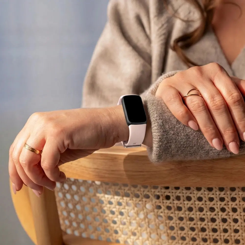 Fitbit Luxe Silicone Strap (Light Pink)