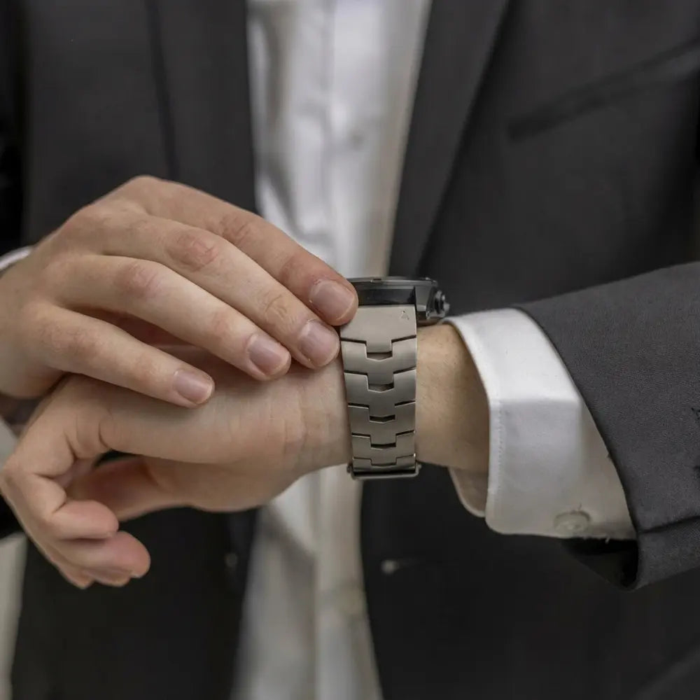 Garmin Instinct Titanium Strap (Titanium)