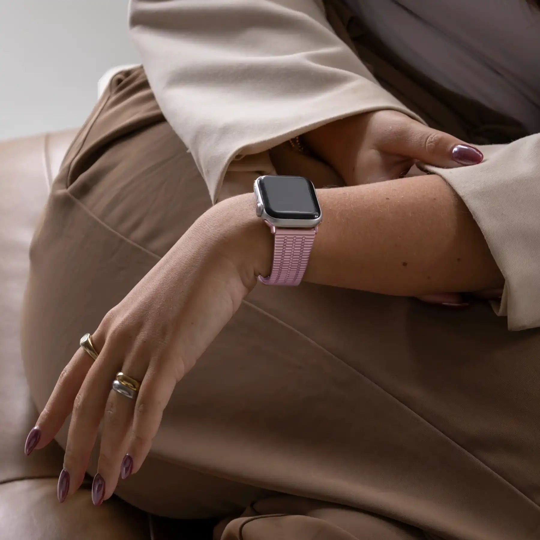 Apple Watch Fine Steel Strap (Pink)