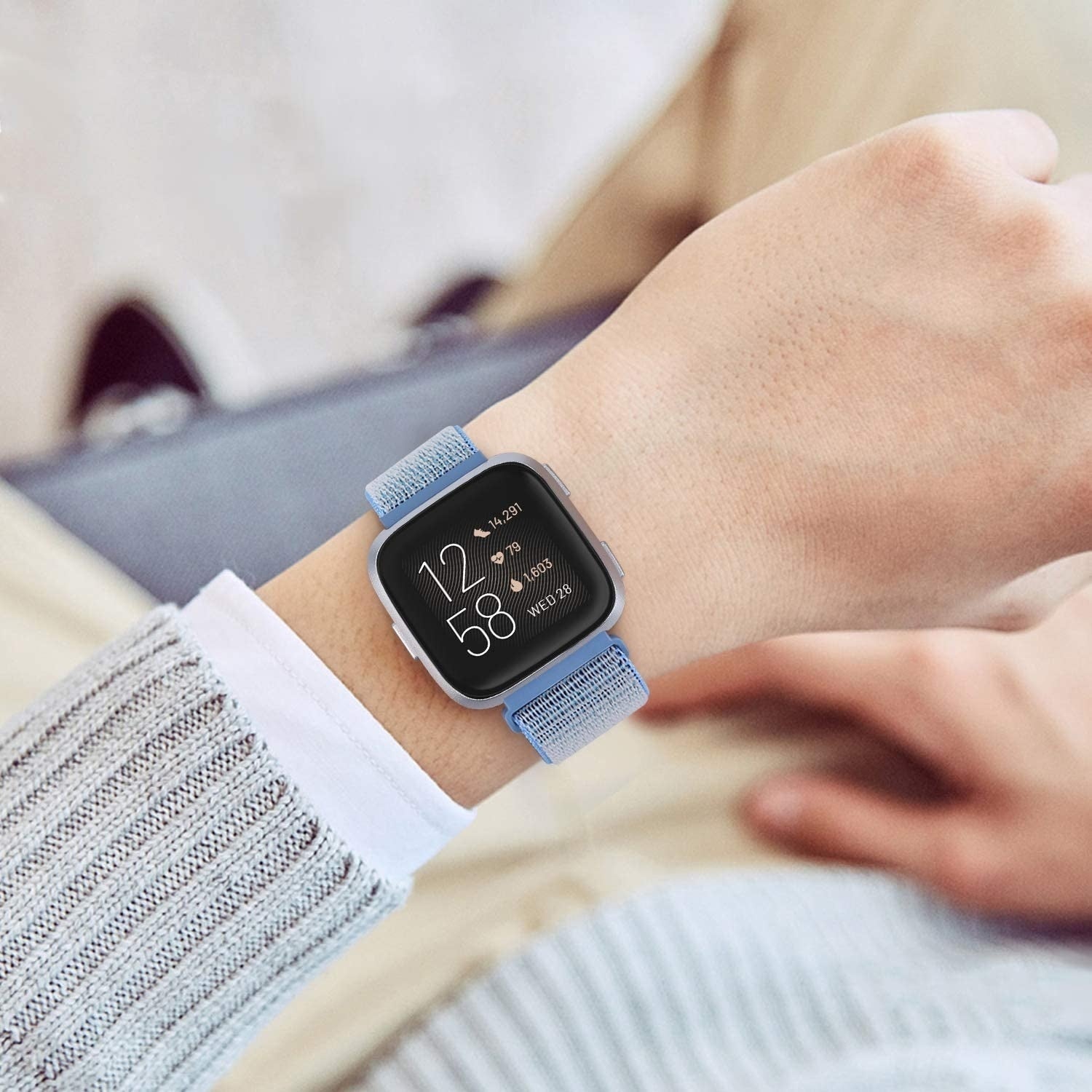 armband-fitbit-versa-blau