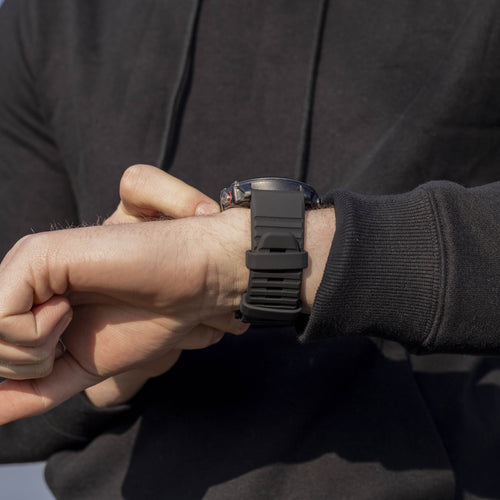 Bandz Garmin Descent G2 Buckled Silicone Strap (Black)