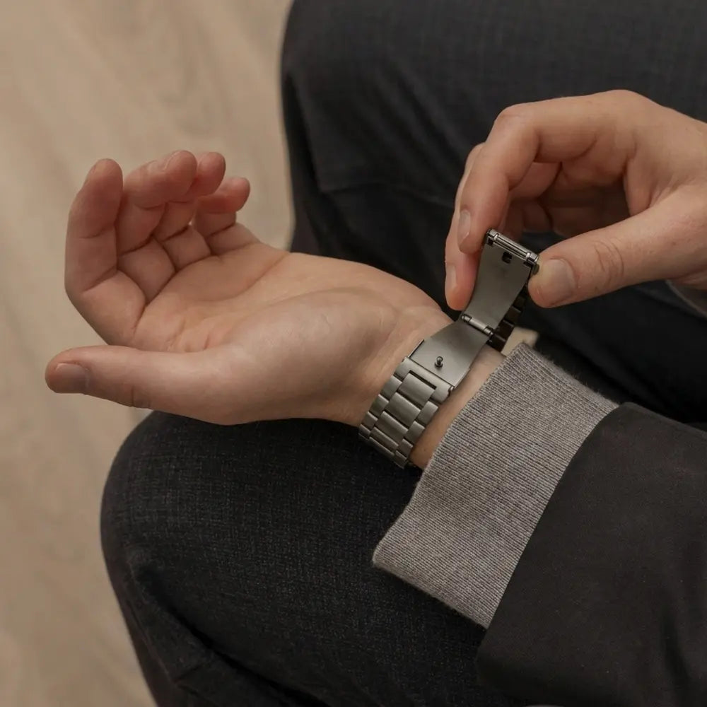 Samsung Galaxy Watch 8 - 44mm titanium bandje (grafiet)