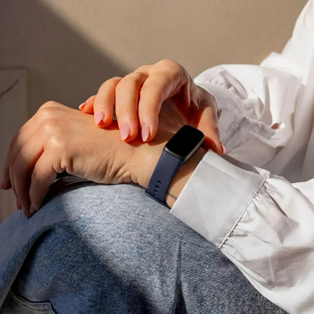 Fitbit Luxe Silicone Strap (Dark Blue)