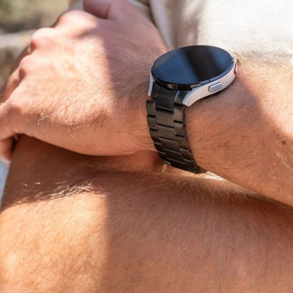 Samsung Galaxy Watch 6 - 44mm Titanium Strap (Black)