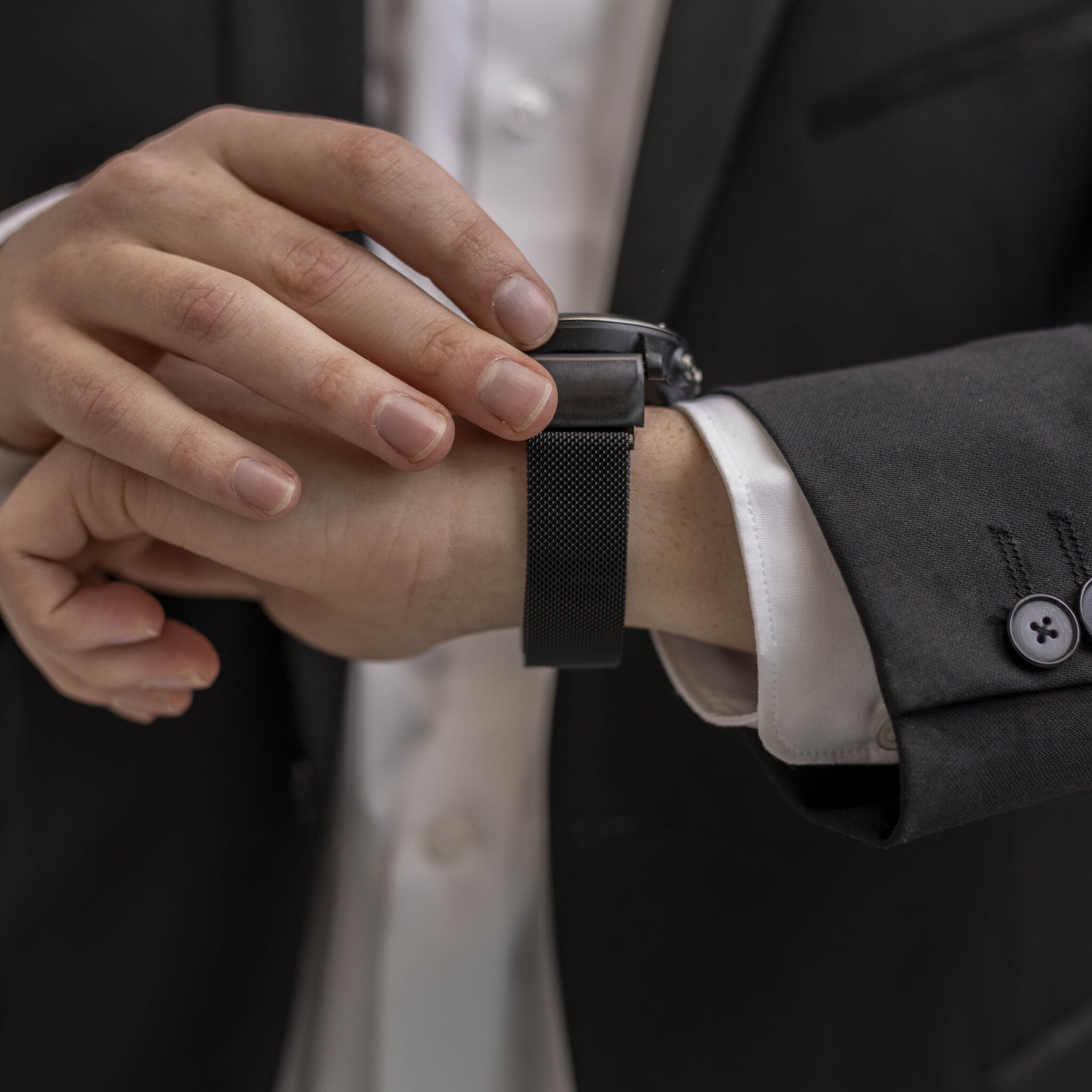 Garmin Approach S62 Milanese Strap (Black)
