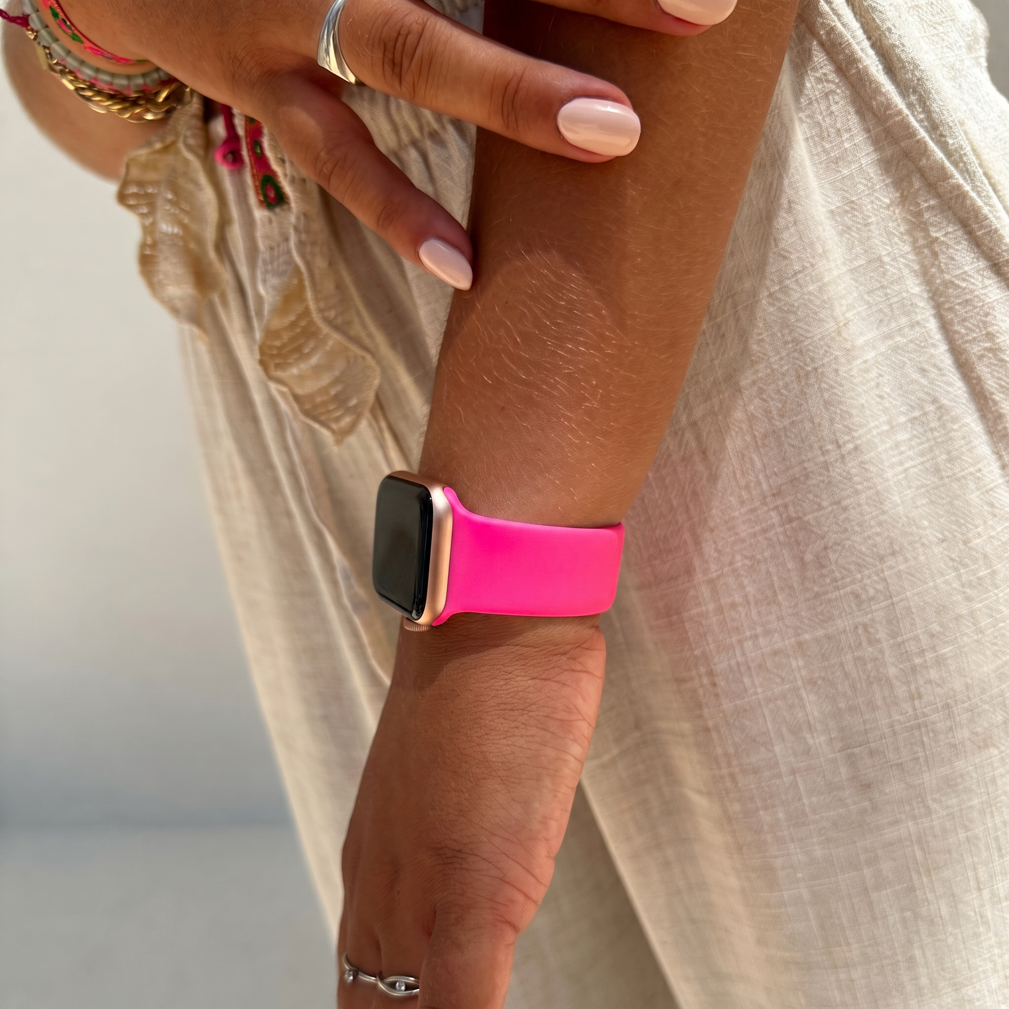 xoxo Wildhearts Apple Watch Silicone Strap (Bright Pink)