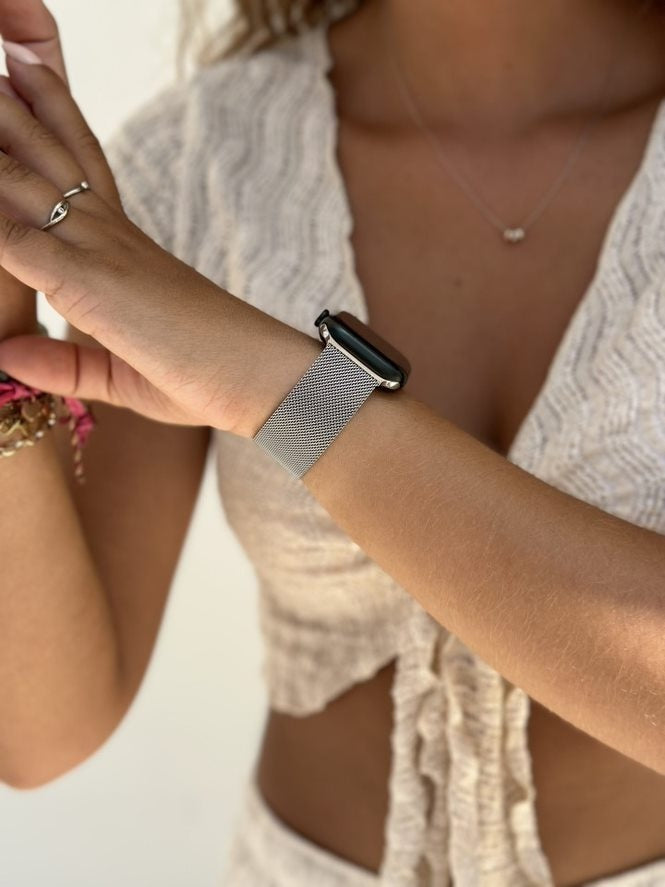 xoxo Wildhearts Apple Watch Milanese Strap (Silver)